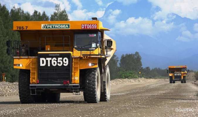 Alat berat yang dimiliki oleh PT Petrosea Tbk atau PTRO. (Foto: Dok. Petrosea)