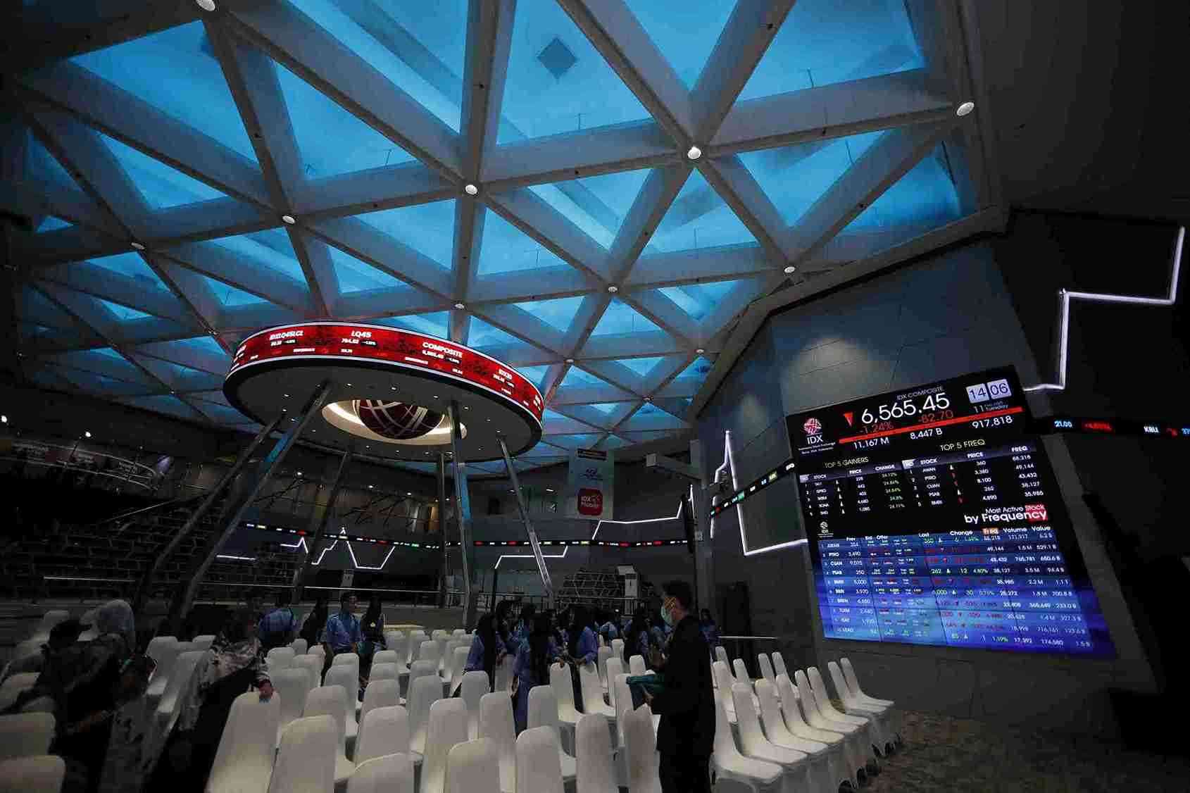 Investor di Bursa Efek Indonesia meningkat signifikan. Foto: KabarBursa/Abbas Sandji