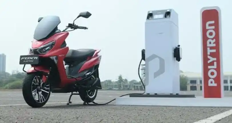 Ilustrasi perawatan baterai motor listrik. (Foto: doc. Polytron)