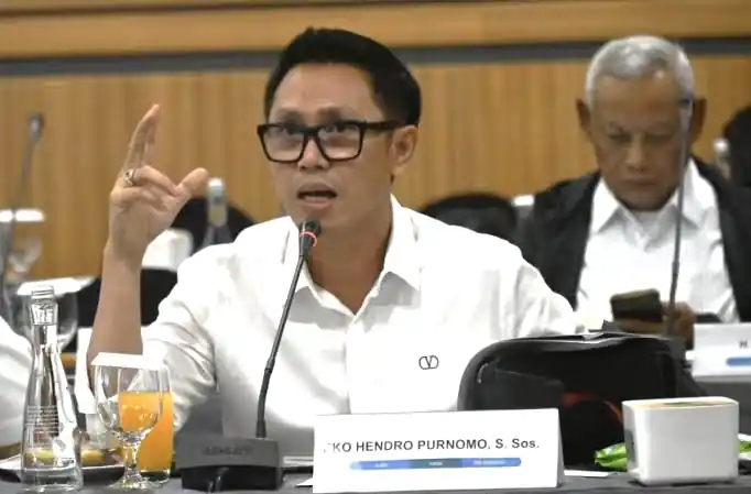 Eko Patrio menilai Kopdes Merah Putih sebagai langkah konkret pemerintah memperkuat ekonomi desa lewat distribusi barang pokok yang lebih efisien. Foto: Dok. PAN.