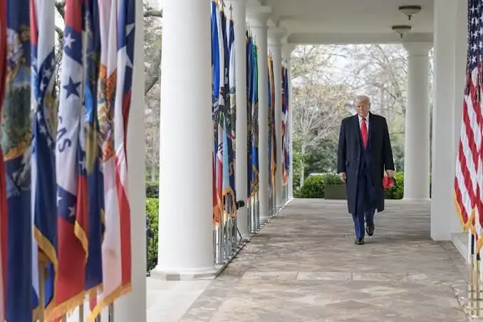 Ilustrasi: Trump tinggalkan KTT G7 lebih awal karena konflik Iran-Israel. Agenda dagang dengan UE, Kanada, dan Meksiko pun buyar sebelum sempat dimulai. Foto: Whitehouse.gov.