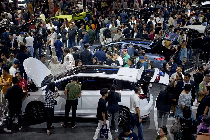 Mobil China ramai diburu oleh konsumen di ajang GIIAS 2025. Foto: doc KabarBursa.com