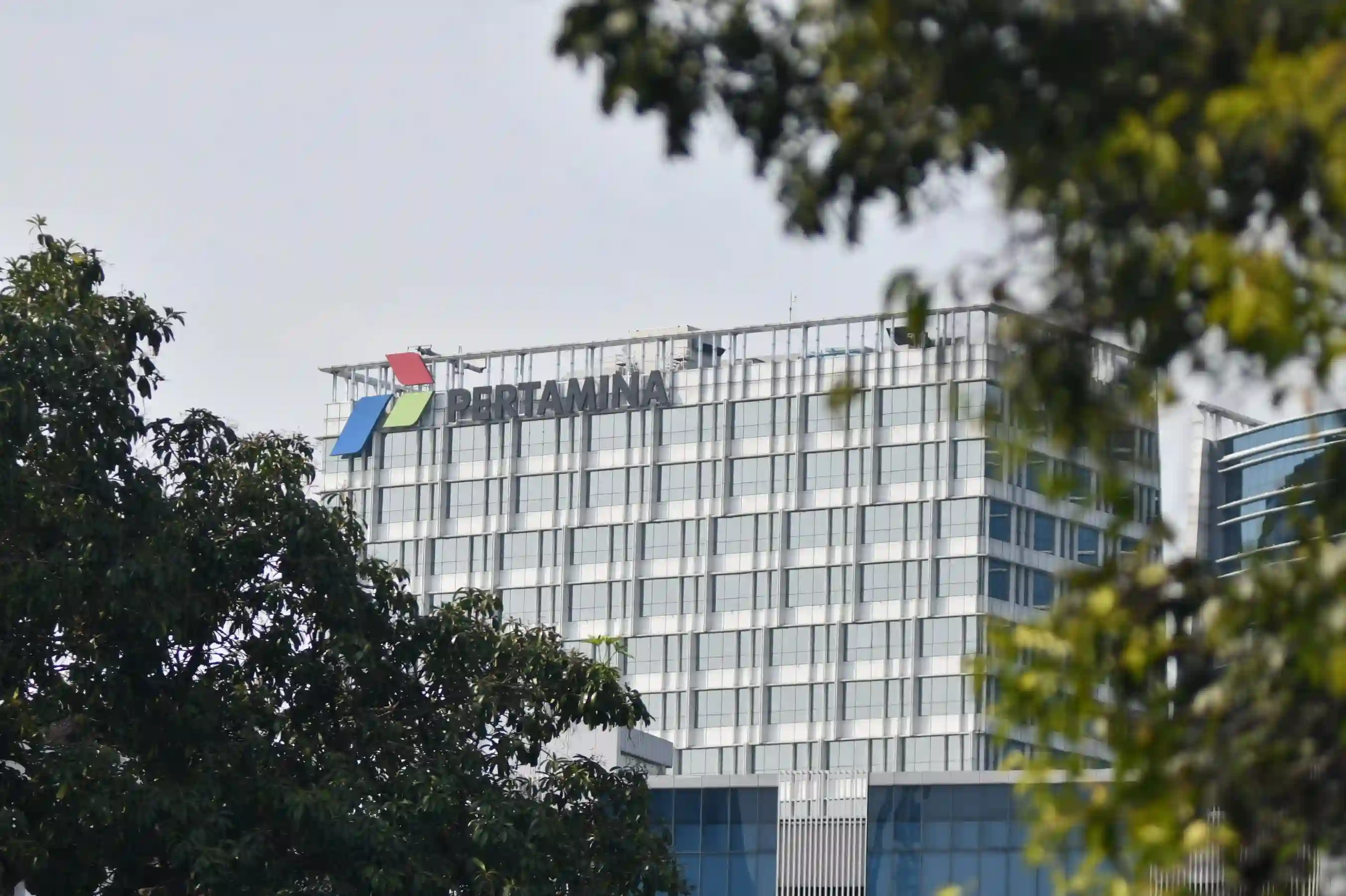 Realisasi penurunan emisi atau dekarbonisasi Pertamina telah menembus angka lebih dari satu juta ton CO2 equivalen