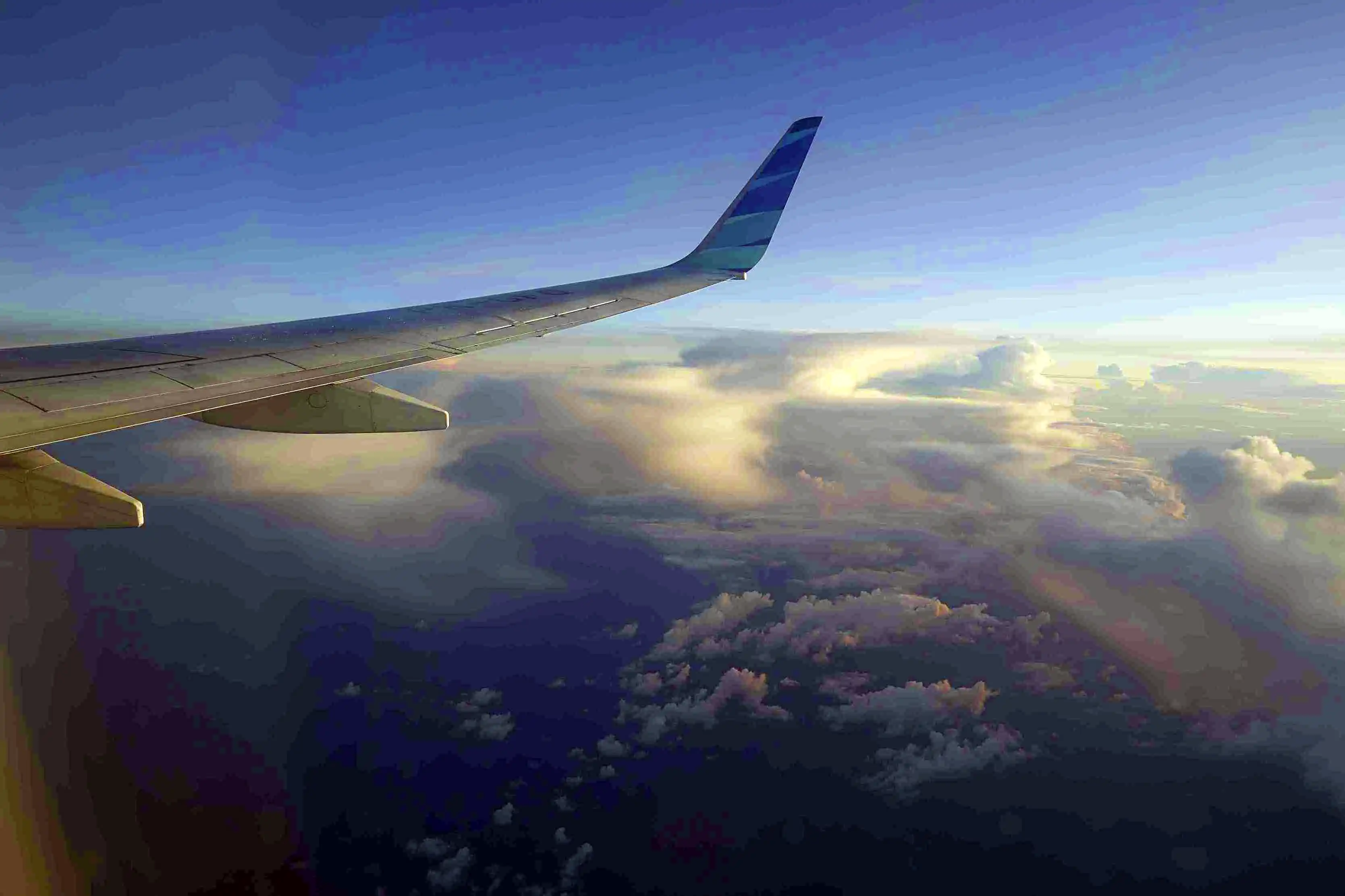 Pesawat Garuda Indonesia, perusahaan pelat merah dan emiten berkode saham GIAA di sebuah landasan pacu bandara. (Foto: KabarBursa/Abbas Sandji)