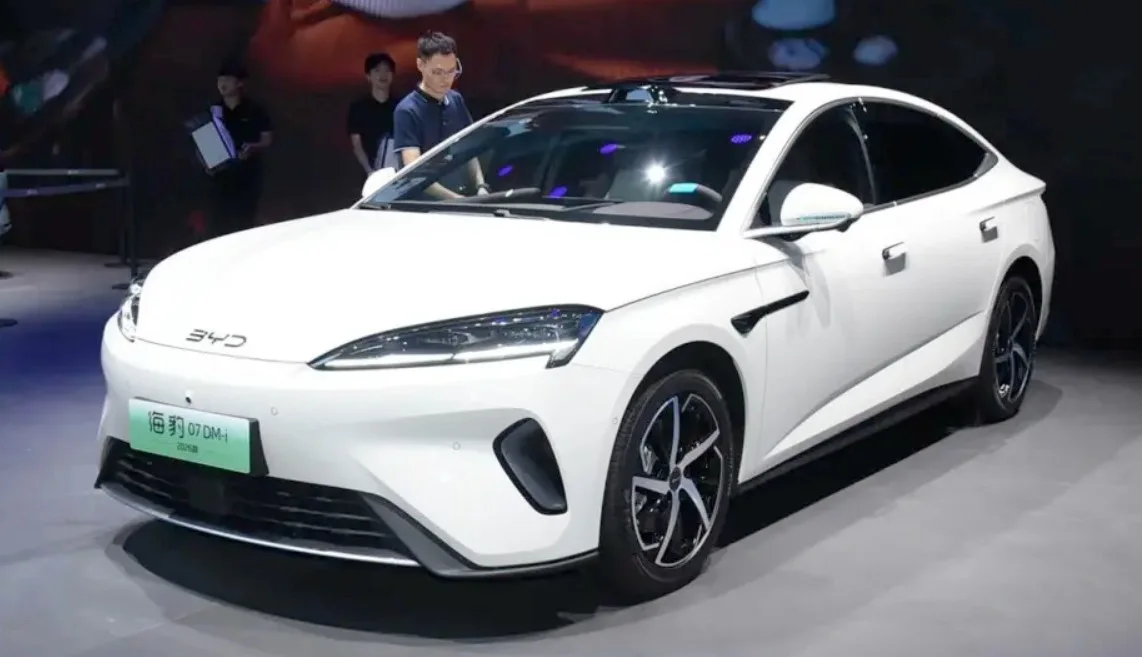 Sedan hibrid terbaru BYD yang baru dirilis. Foto: carnewschina.