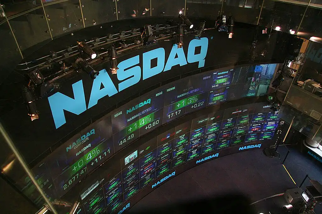 Nasdaq tumbang paling dalam pada perdagangan Jumat pagi, 21 November 2025. Foto: Wikipedia Commons.