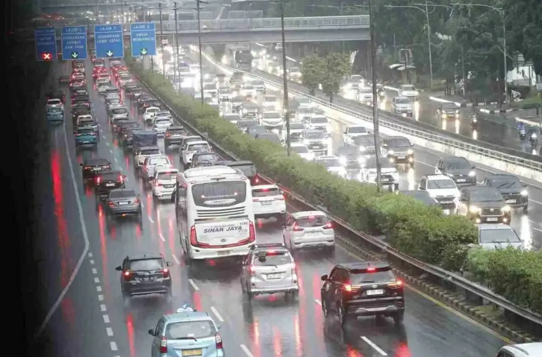 Ilustrasi Kendaraan di Jalan Tol. Foto: Dok KabarBursa.com