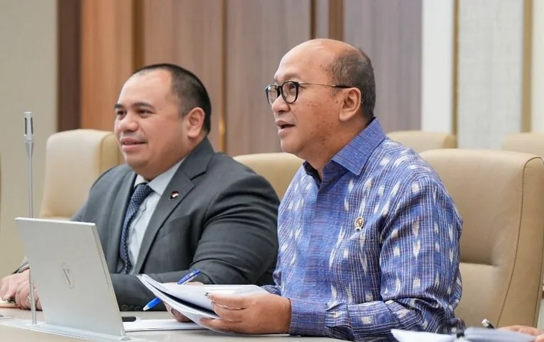 Danantara buka rencana pembelian 50 pesawat Boeing dan impor energi USD15 miliar per tahun dalam kerja sama dagang Indonesia–AS. Foto: IG @rosanroeslani