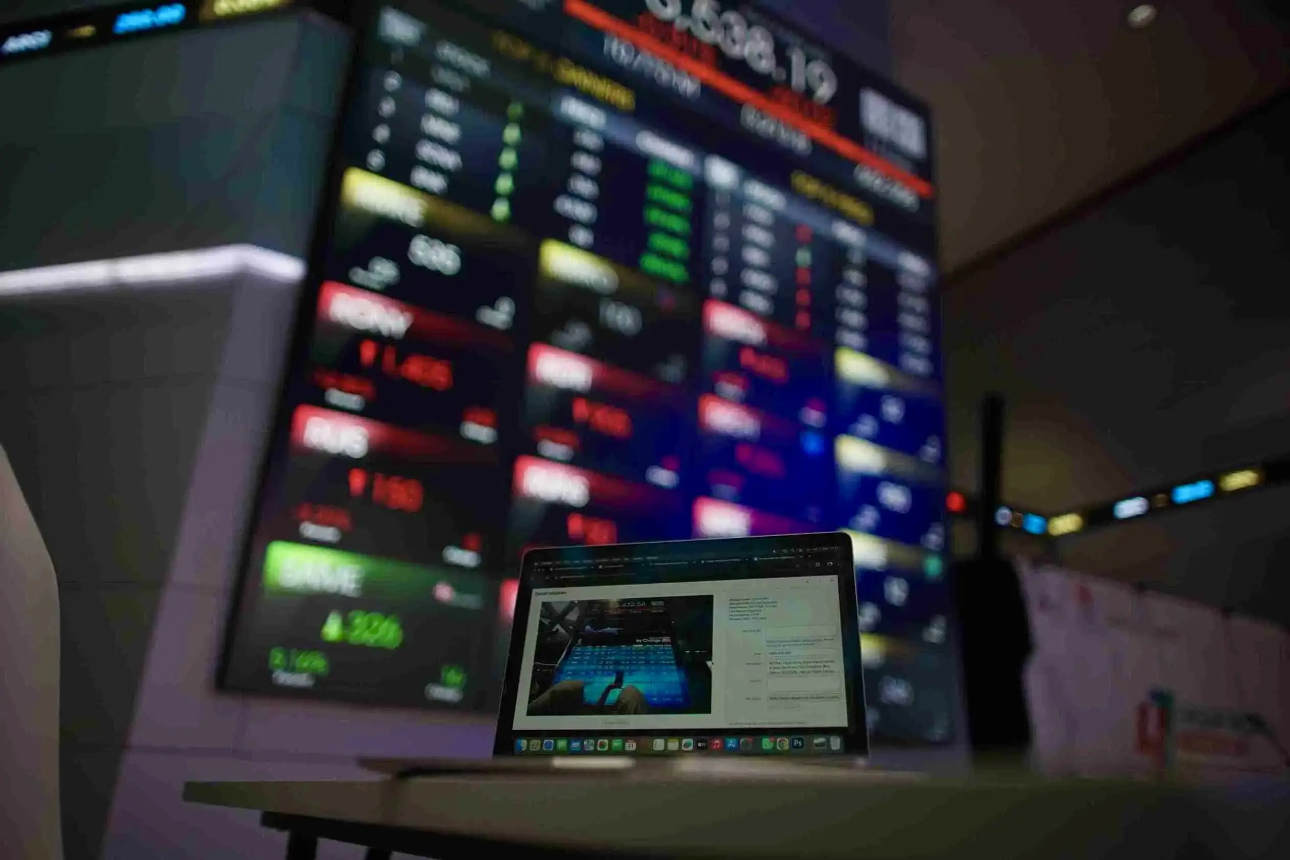 Sejumlah saham menarik diperdagangkan esok hari, sementara IHSG menguji area resistance terdekat. (Foto: Dok KabarBursa)