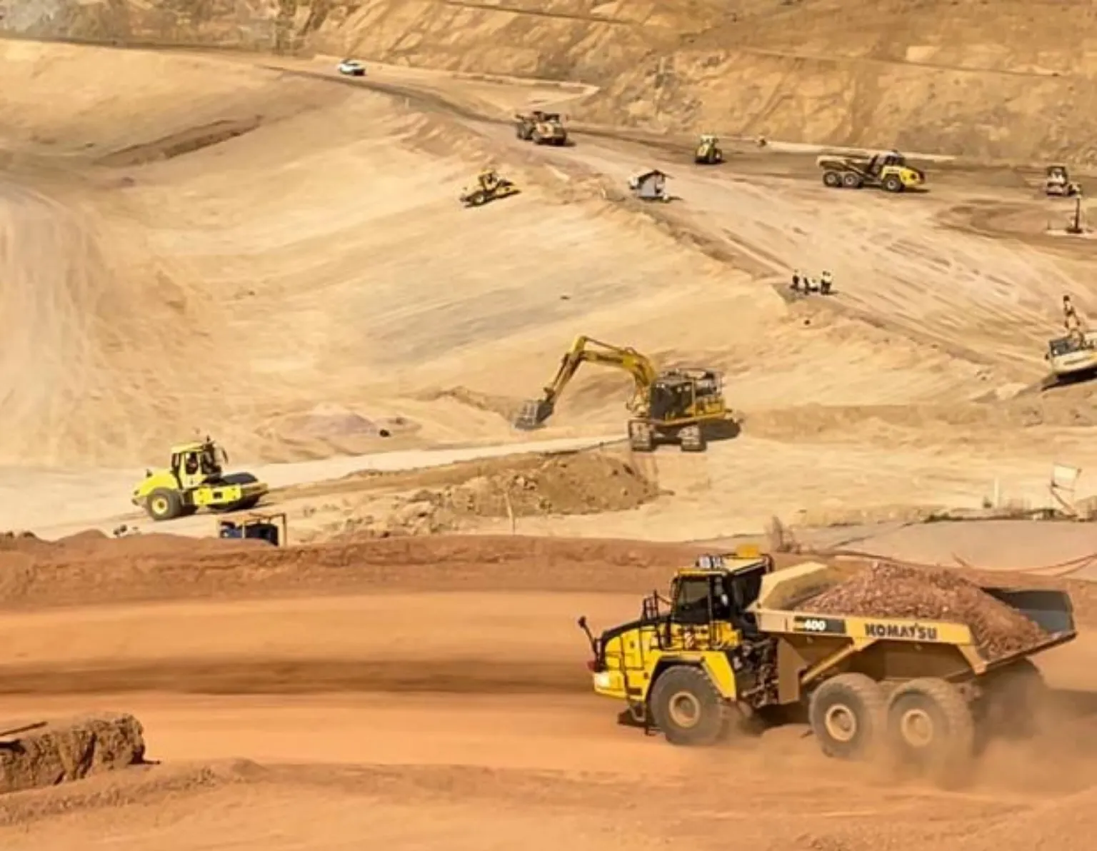 Merdeka Gold Resources menjadi salah satu emiten yang masuk dalam Global Junior Gold Miners Index, di tengah derasnya dana asing yang masuk dan mulai aktifnya tambang emas Pani. (Foto: dok EMAS)