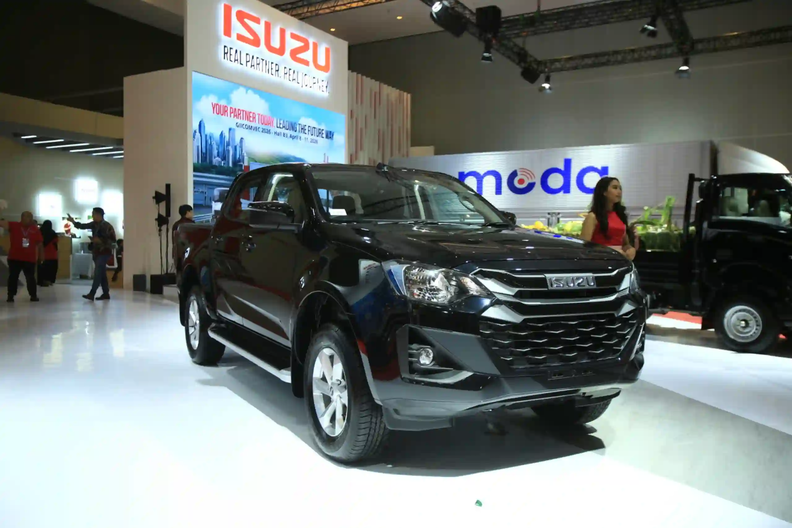 Melantai di ajang GIICOMVEC 2026, ini modal Isuzu D-Max Rodeo untuk membidik pasar kendaraan niaga ringan di sektor industri pertambangan sampai perkebunan. Foto: dok. IAMI