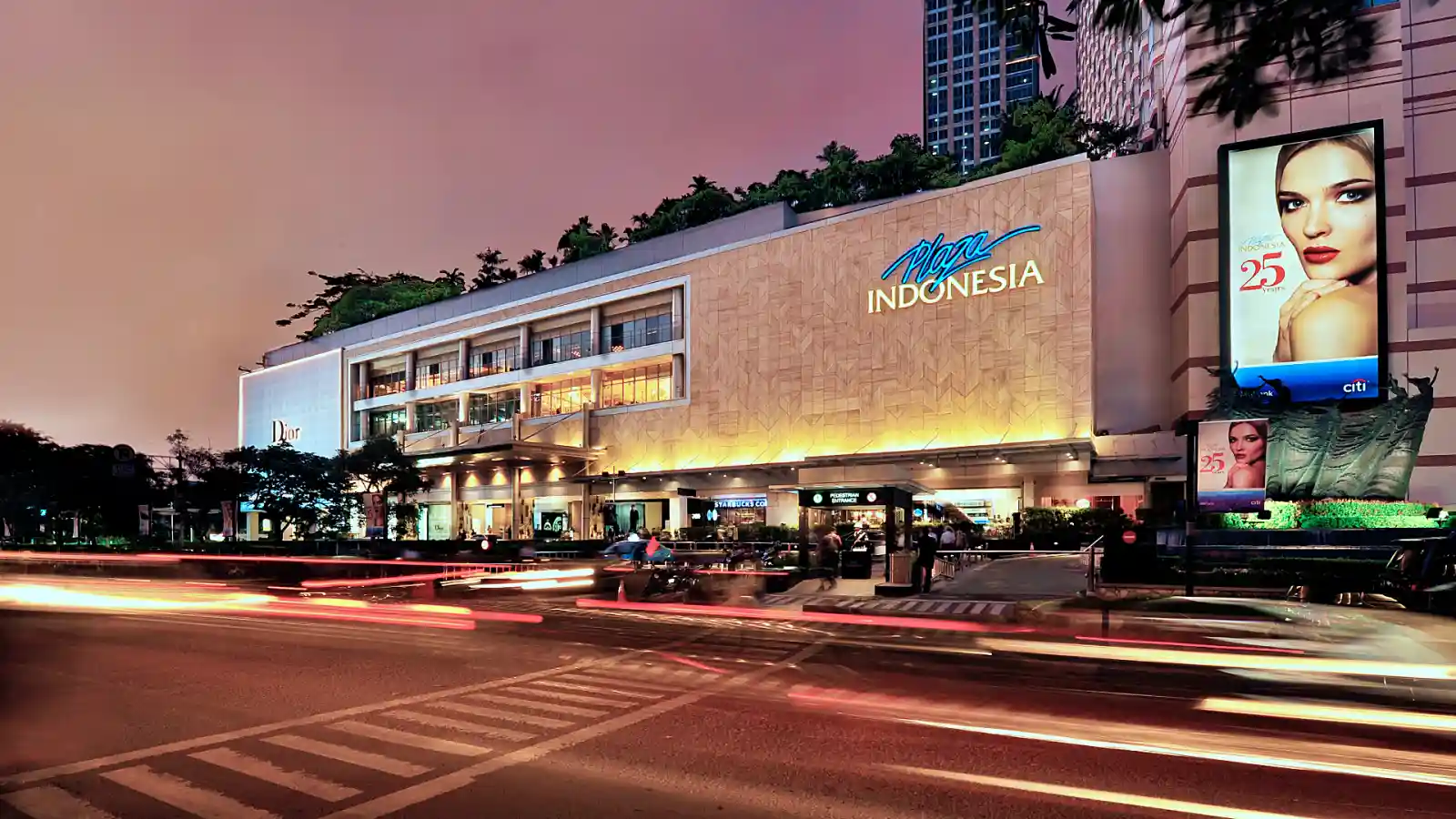 PT Plaza Indonesia Realty Tbk atau PLIN mendominasi jantung ibu kota dengan penguasaan lahan strategis seluas 3,58 hektare (Ha) di kawasan Bundaran Hotel Indonesia (HI). (Foto: Dok. Plaza Indonesia)