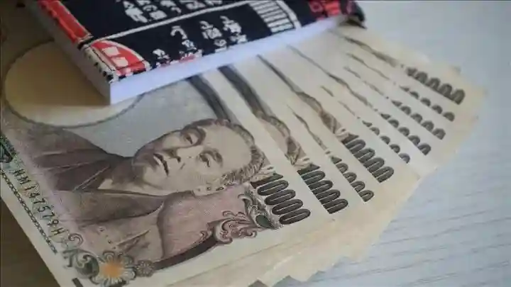 Yen terapresiasi sekitar 0,38 persen terhadap dolar Amerika Serikat sehingga kurs bergerak ke level 161,77 yen per dolar AS. (Foto: KabarBursa)