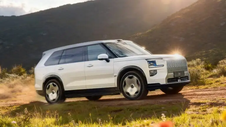 Zeekr buka pemesanan 9X varian 5-seater, SUV mewah dengan teknologi canggih dan performa tinggi. Jarak tempuh hingga 1.500 km. (Foto: Zeekr)
