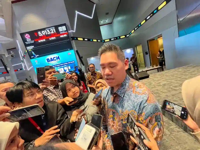 Direktur Utama PT Esa Medika Mandiri Tbk Florian Chris Widjaja di BEI saat IPO EMMI, Rabu, 8 Juli 2026. (Foto: Gusti Ridani/KabarBursa.com)