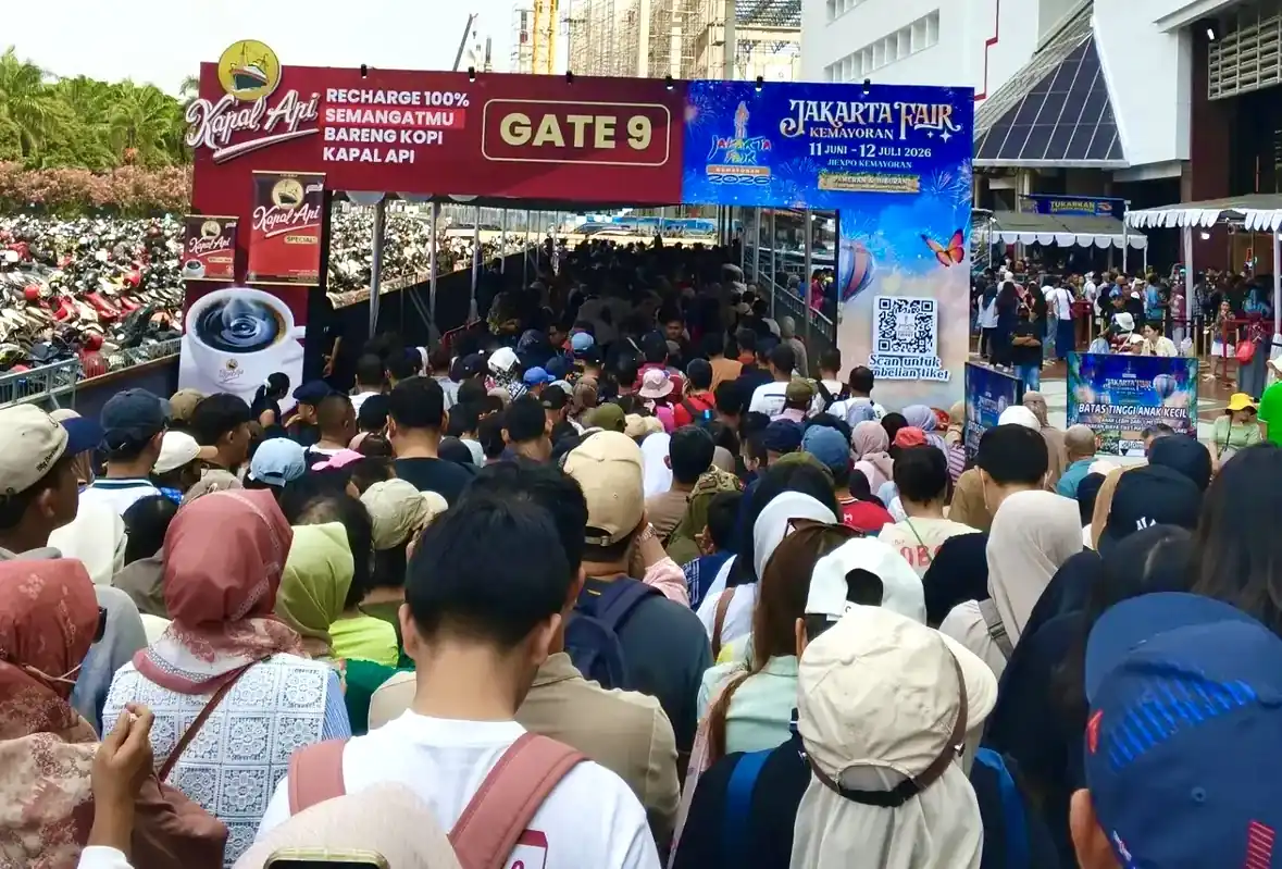 PRJ 2026 mencatat transaksi Rp8,2 triliun dan 6,1 juta pengunjung. Pemprov DKI menyebut capaian itu menunjukkan daya beli masyarakat masih terjaga. Foto: @jkt.fyp