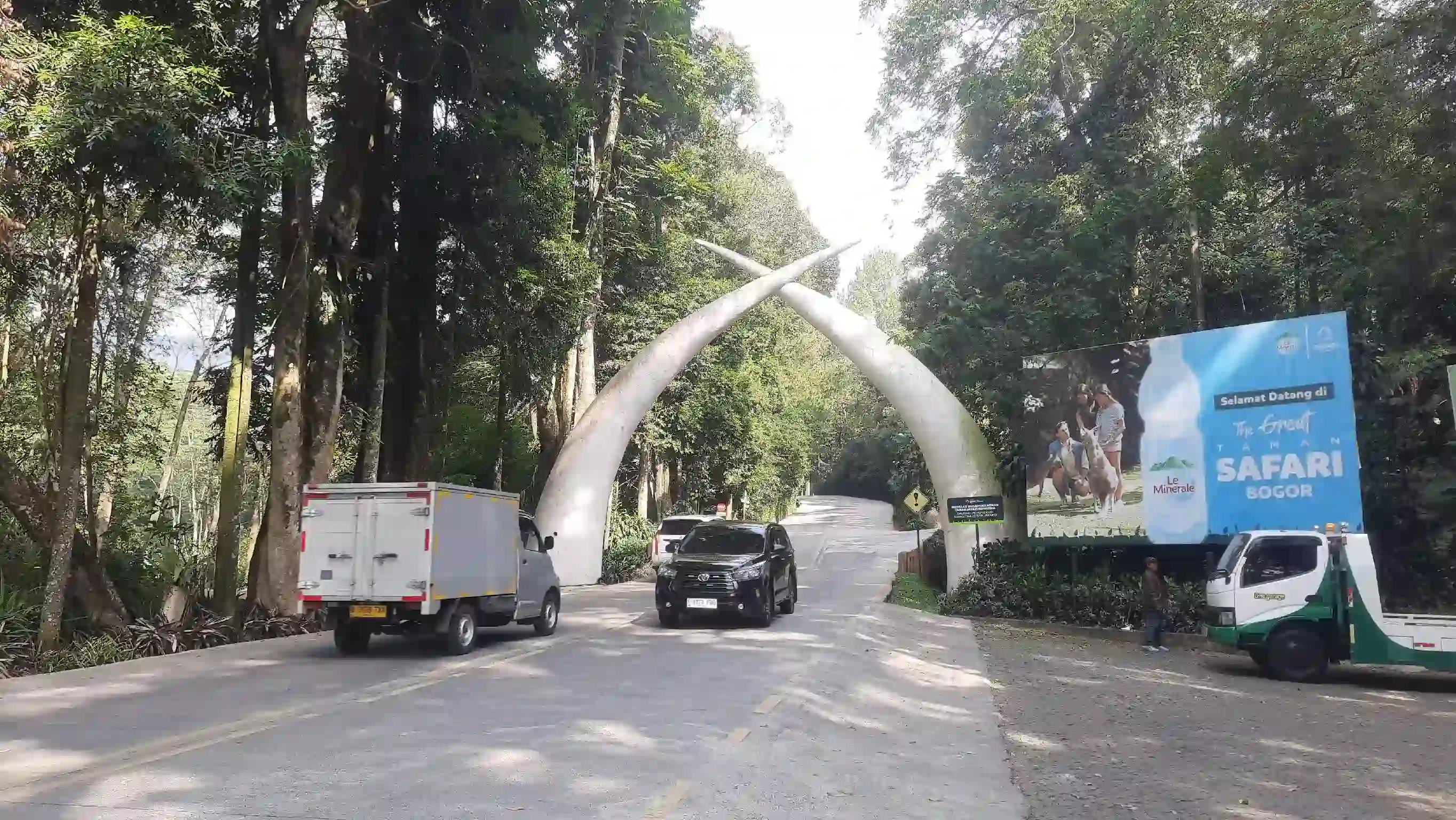 Taman Safari Bogor pertimbangkan penggunaan kendaraan listrik untuk tekan kenaikan biaya operasional hingga 30 persen. (Foto: Dok.KabarBursa.com/Harun)