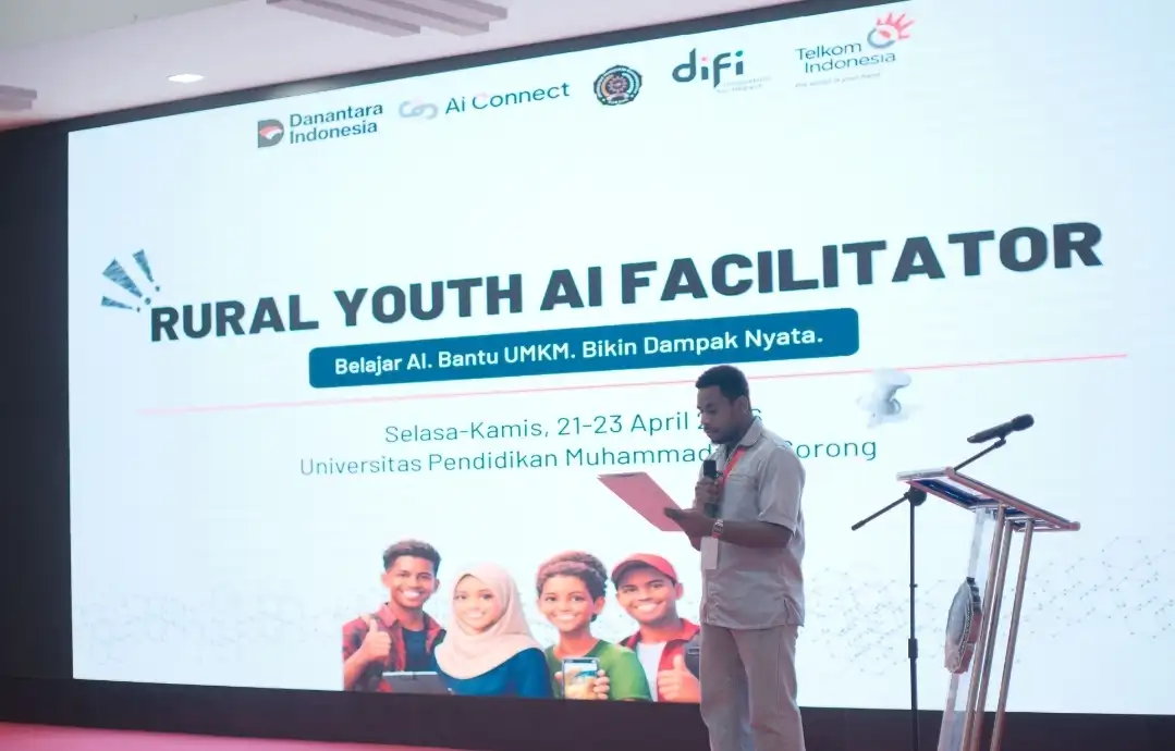 Telkom gandeng 70 mahasiswa untuk percepat transformasi AI untuk UMKM Papua Barat Daya lewat program Rural Youth AI Facilitator. Foto: dok. Telkom