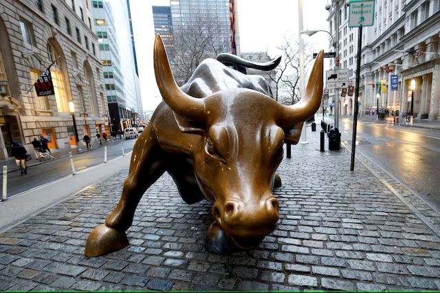 Wall Street Ditutup Variatif: Nasdaq Naik, Dow Melemah Signifikan