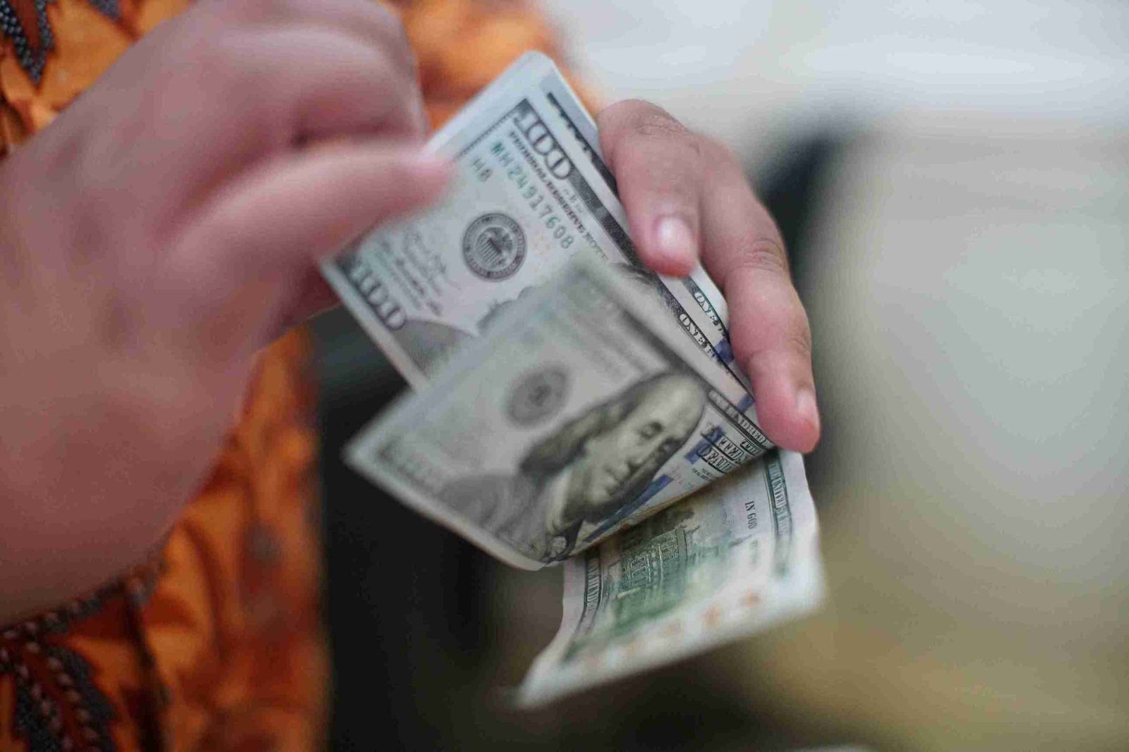 Dolar AS Menguat Tersulut Data Inflasi tak Sesuai Ekspektasi