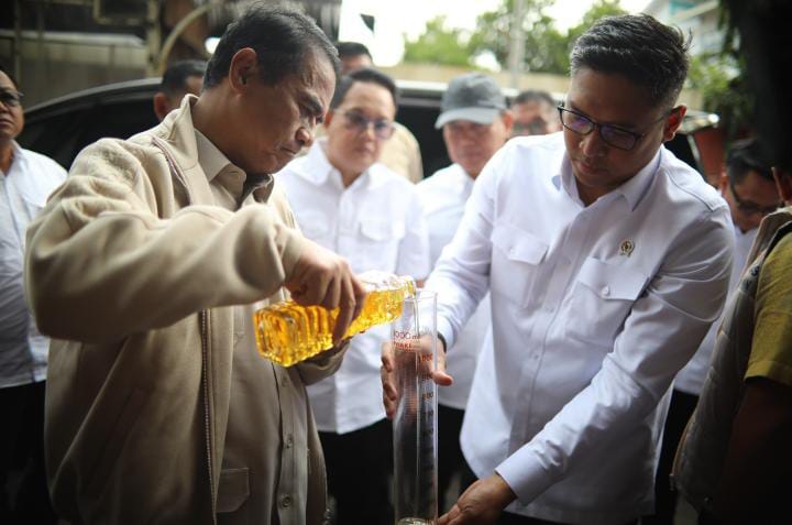 Mentan Bongkar Oplosan Minyakita di Surabaya, Kerugiannya?
