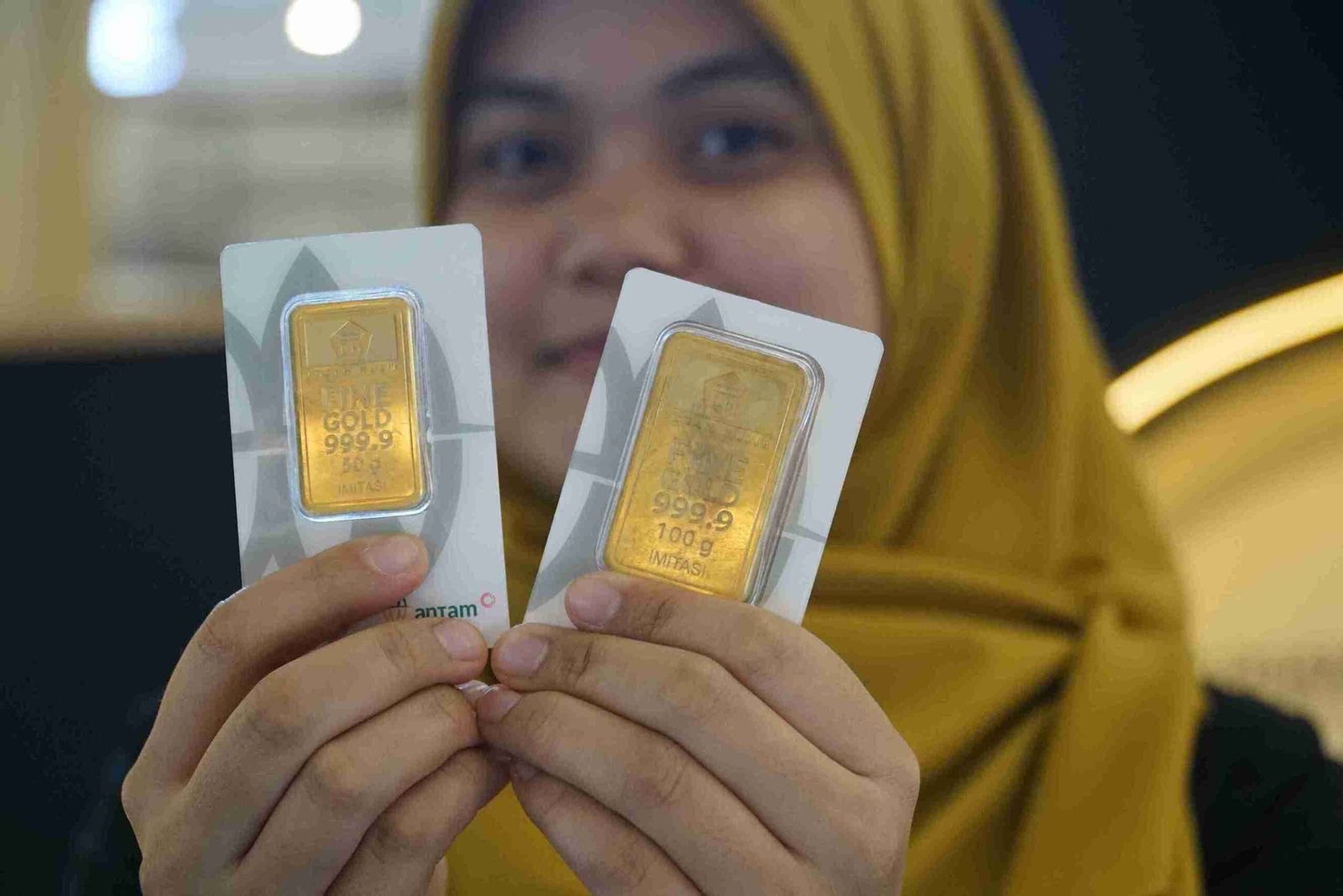 Harga Emas Tembus Rekor Baru di Atas USD3.000