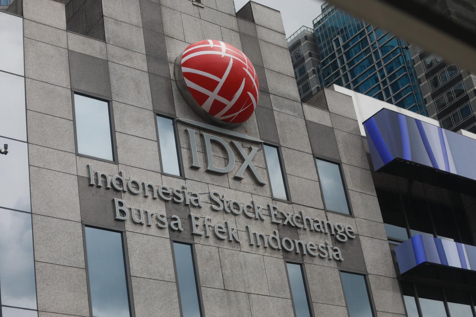 Ekonom: IHSG Terpuruk karena Kebijakan Ekonomi Ugal-ugalan