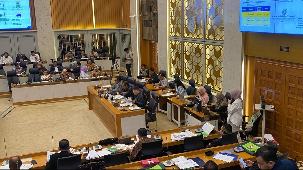 Sawit Disia-siakan, DPR Sindir Kementan Sibuk Padi dan Gabah