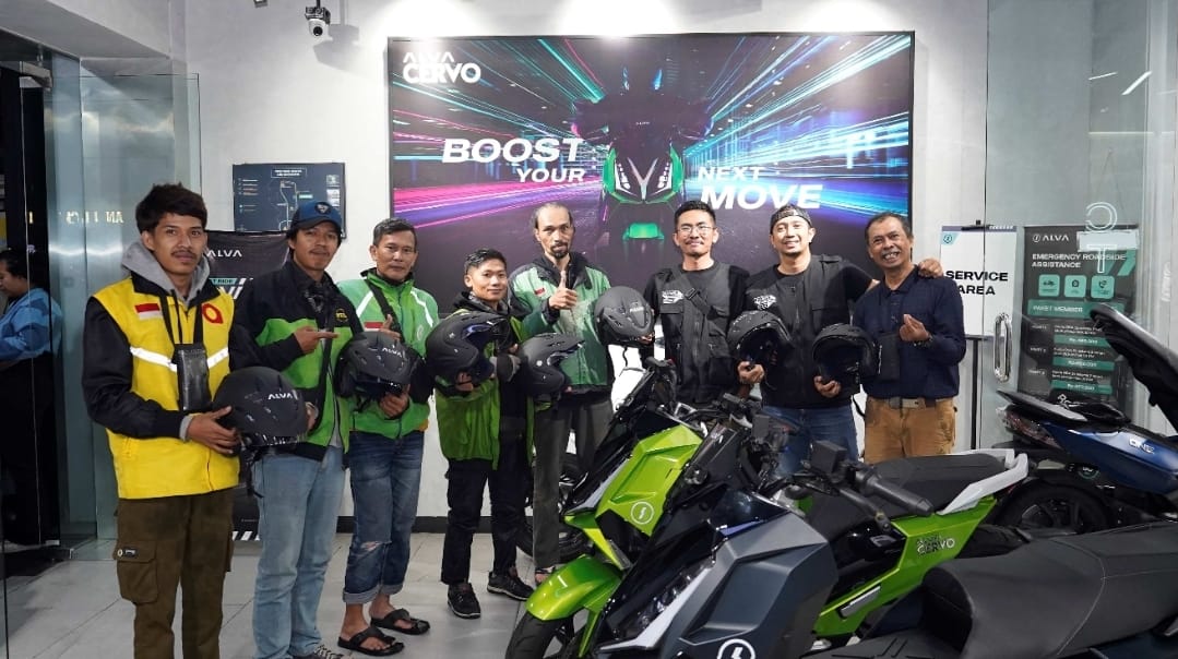 Dorong Keselamatan: Alva dan AOC Bagikan Ratusan Helm