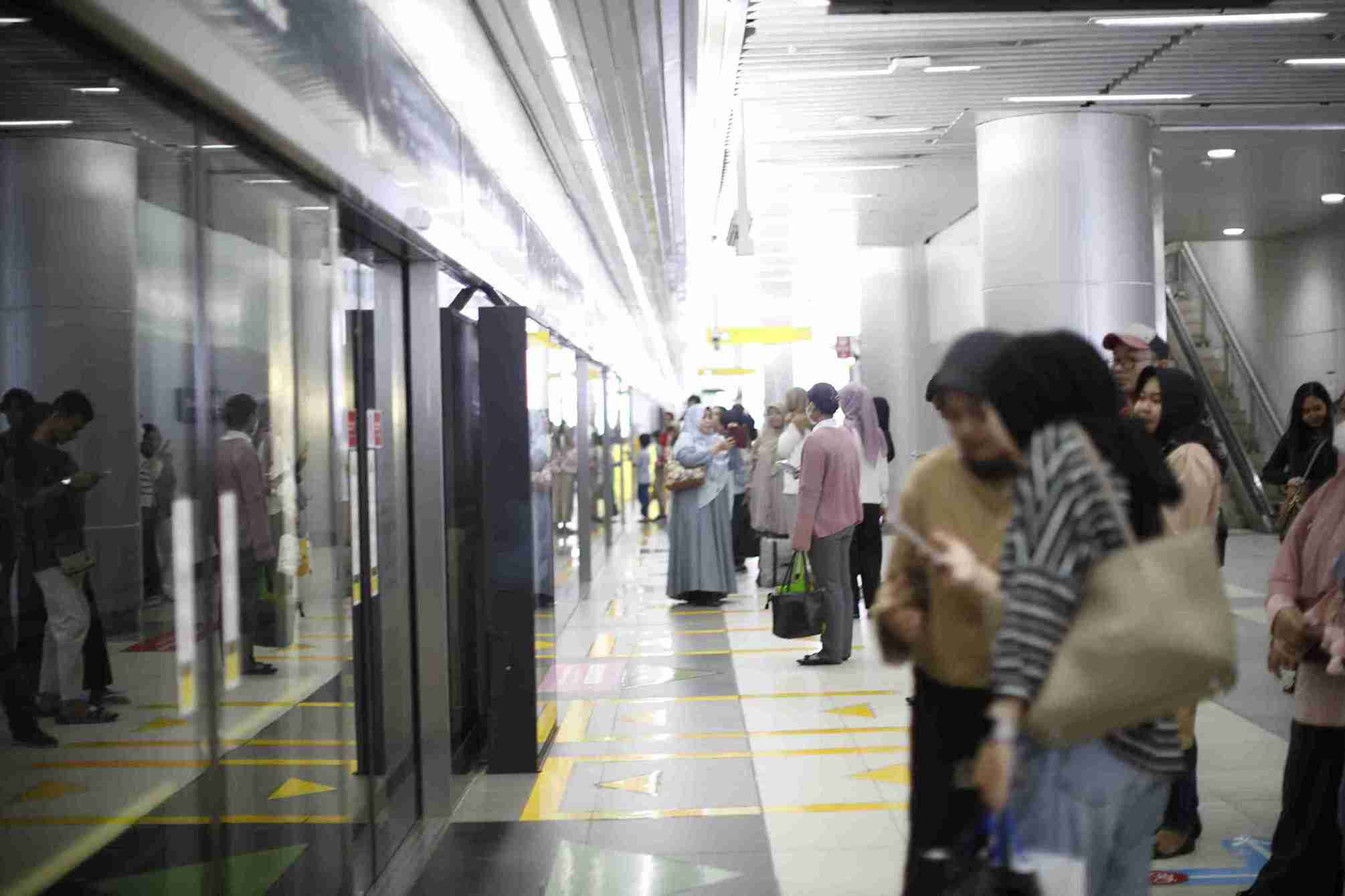 MRT Terapkan Kebijakan Jam Operasional