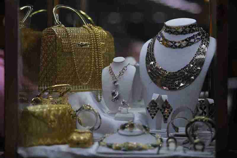 Tarif Trump Tekan Harga Logam, Emas dan Perak Terjun Bebas