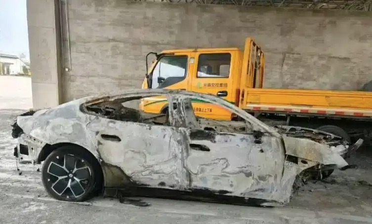 Sistem Otonom Bermasalah, Saham Mobil di China Remuk