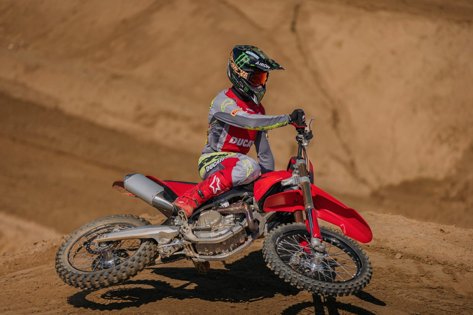 Ducati Luncurkan Desmo450 MX, Masuk Dunia Off-Road