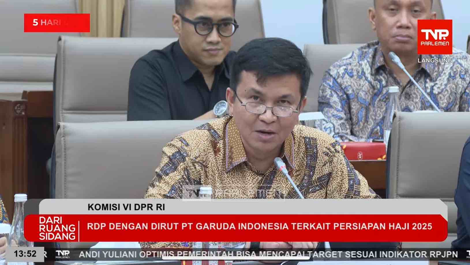 Ironi Garuda Indonesia, Gaji Jumbo Hingga Ajudan Istri Dirut