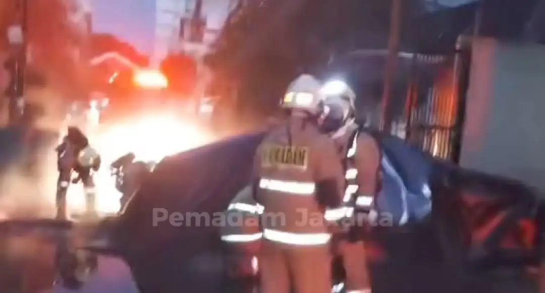BYD Seal Berasap di Palmerah, Bukan Karena Terbakar?