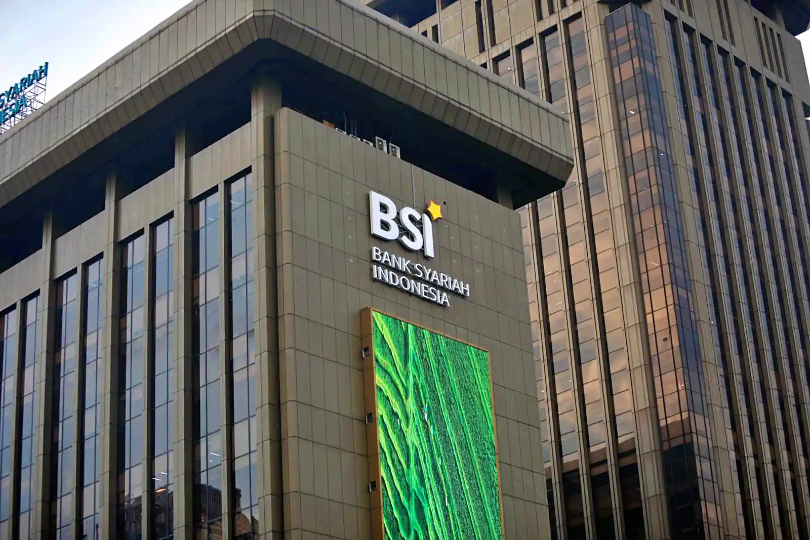 BSI (BRIS) Tunjuk Muhadjir Effendy Jadi Komisaris Utama