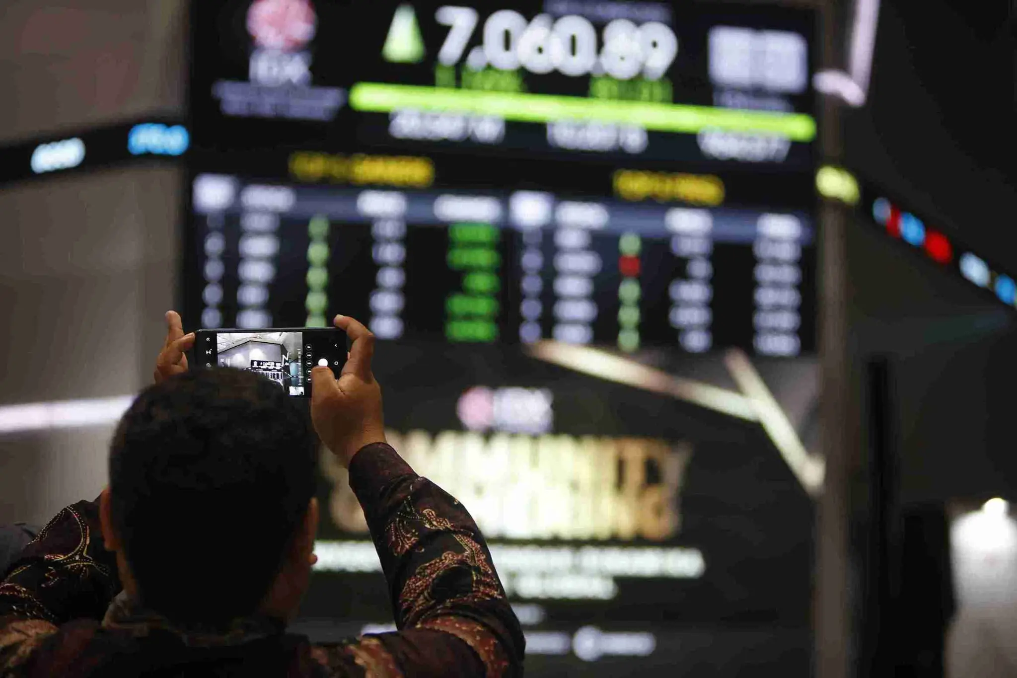 IHSG Siang Melonjak, Emiten Prajogo Pangestu Rajai Pasar Saham