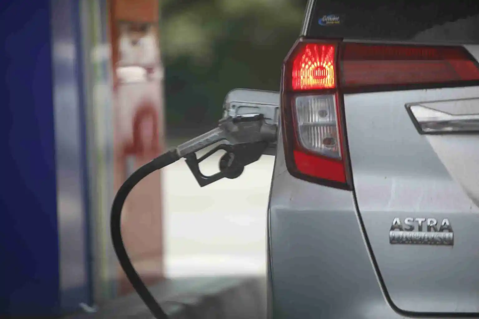 Harga Minyak Melemah Jelang Keputusan OPEC+
