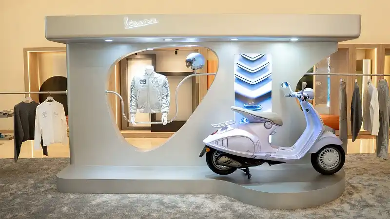 Vespa 946 Snake Dirilis di Indonesia, cuma Diproduksi 888 Unit