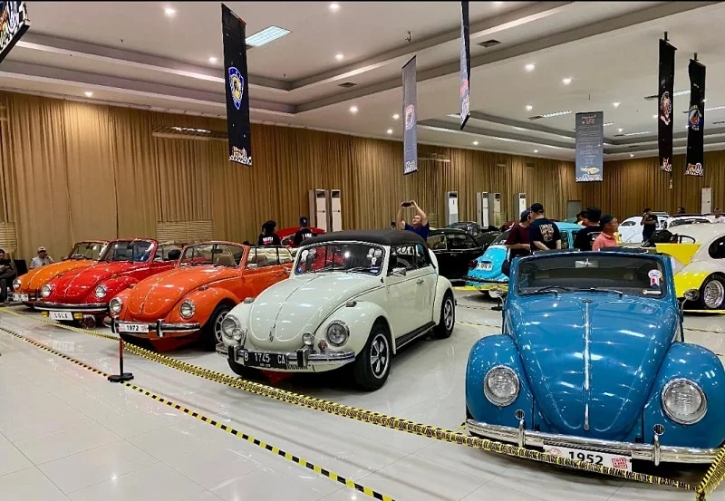 Mobil Listrik ID. Buzz Sambangi Dua Event Komunitas VW Klasik