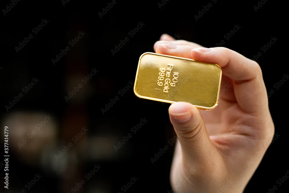 Emas Menguat Didukung Penurunan Greenback 0,5 Persen