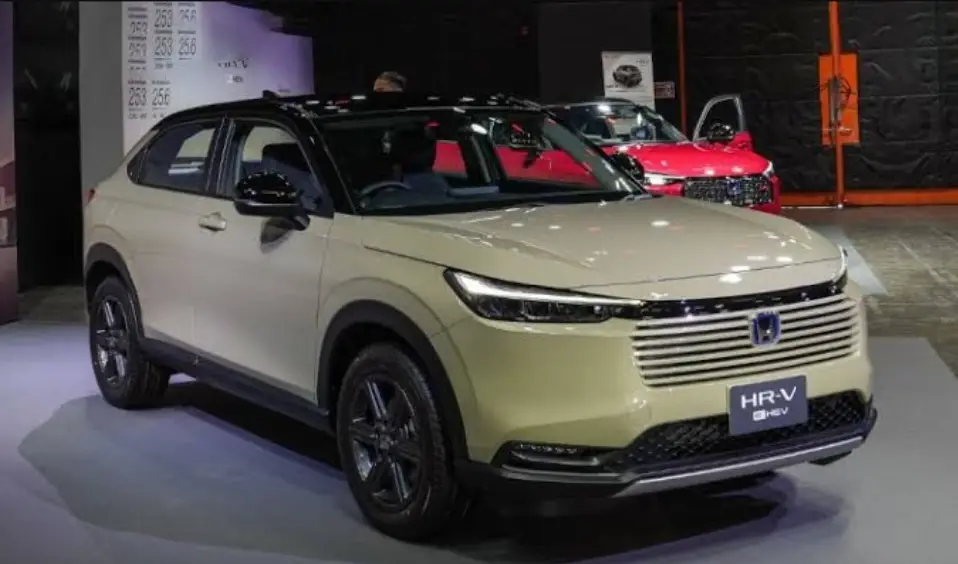 Geely Pamer Mobil Hybrid Canggih, Harga Setara Xenia