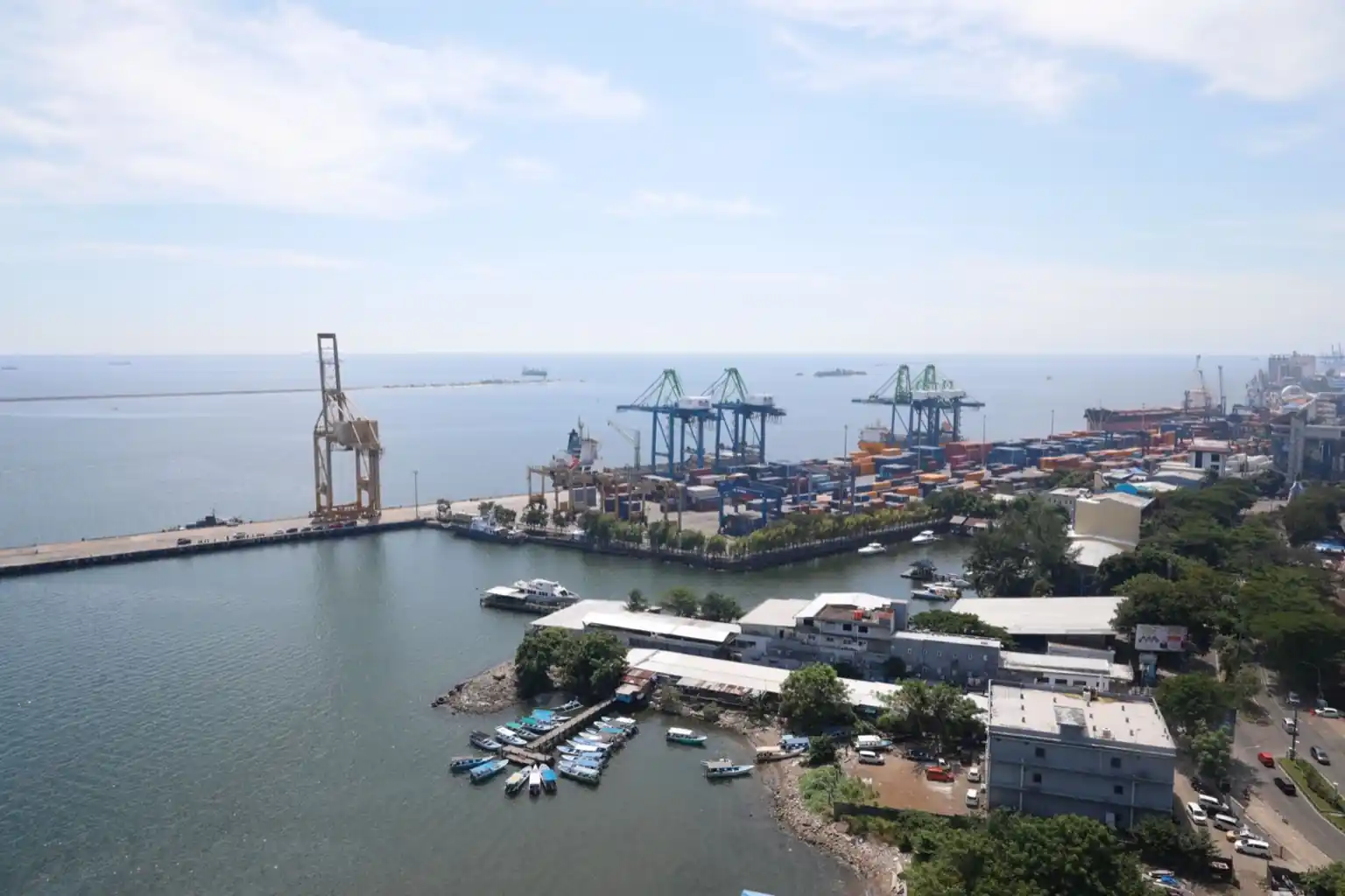 Harga Minyak Stabil, Gejolak Laut Merah Imbangi Kekhawatiran Tarif Trump