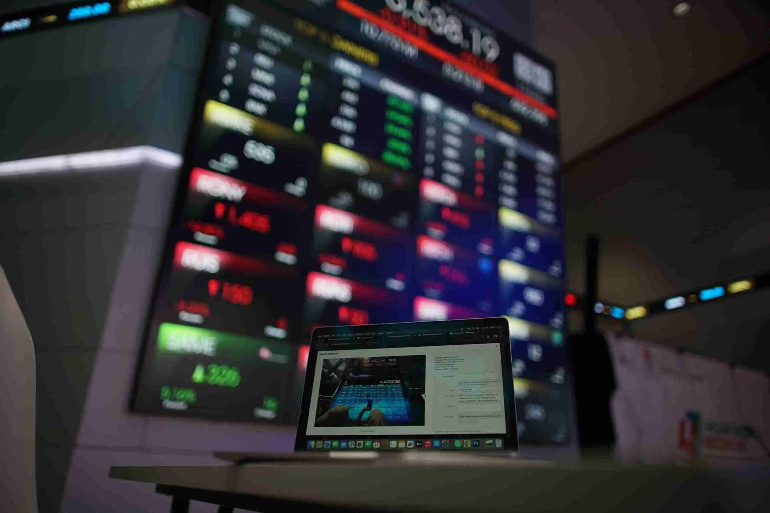 IHSG Tetap Tangguh di Tengah Ultimatum Tarif AS