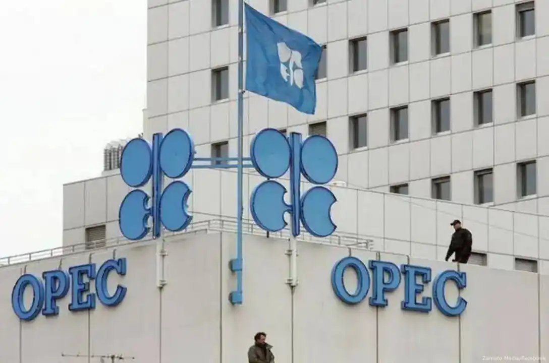OPEC+ Naikkan Produksi, tapi Pasokan Masih Seret di Pasar Minyak