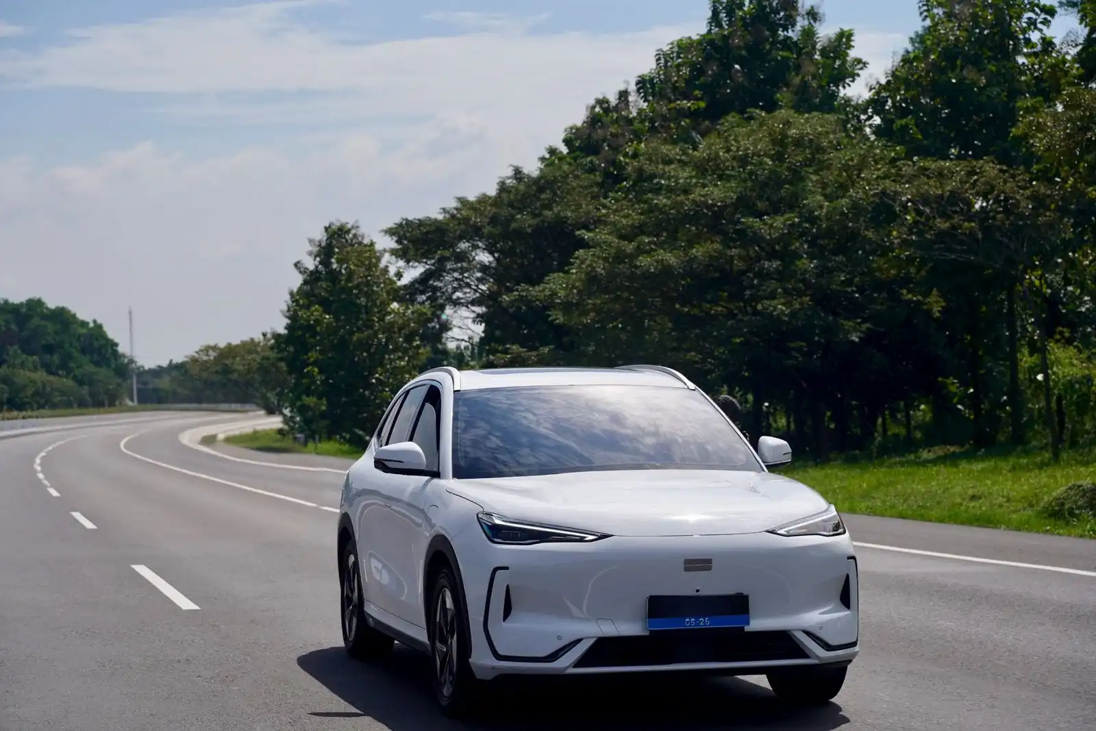 Geely EX5 Tampil di GIIAS, Layak Jadi Mobil Listrik Pertama?