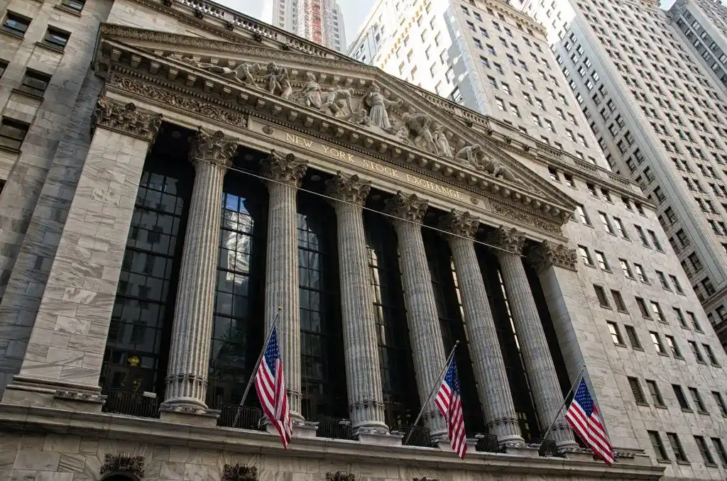 Wall Street Cetak Rekor Lagi, Sektor AI dan Energi Mendominasi