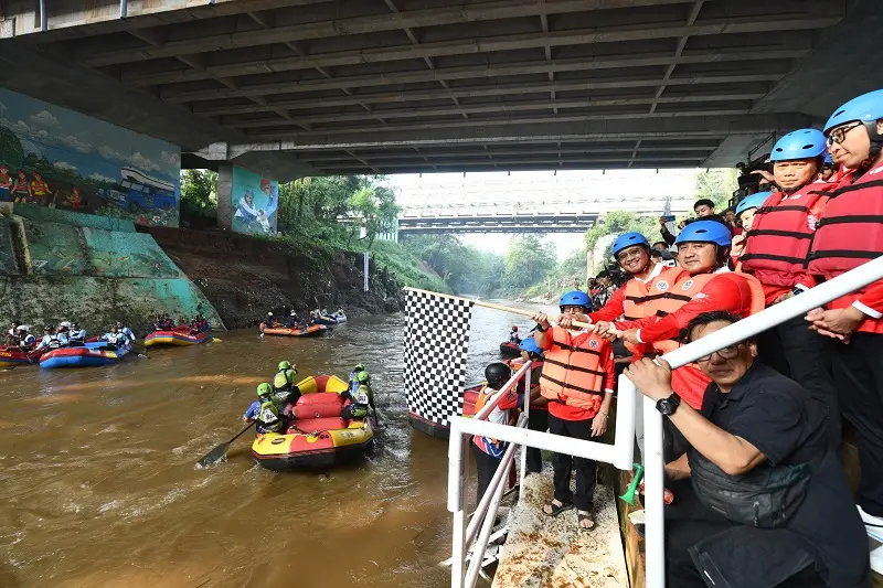 Gerbang Biru Pertamina Perkuat Pelestarian Sungai Ciliwung