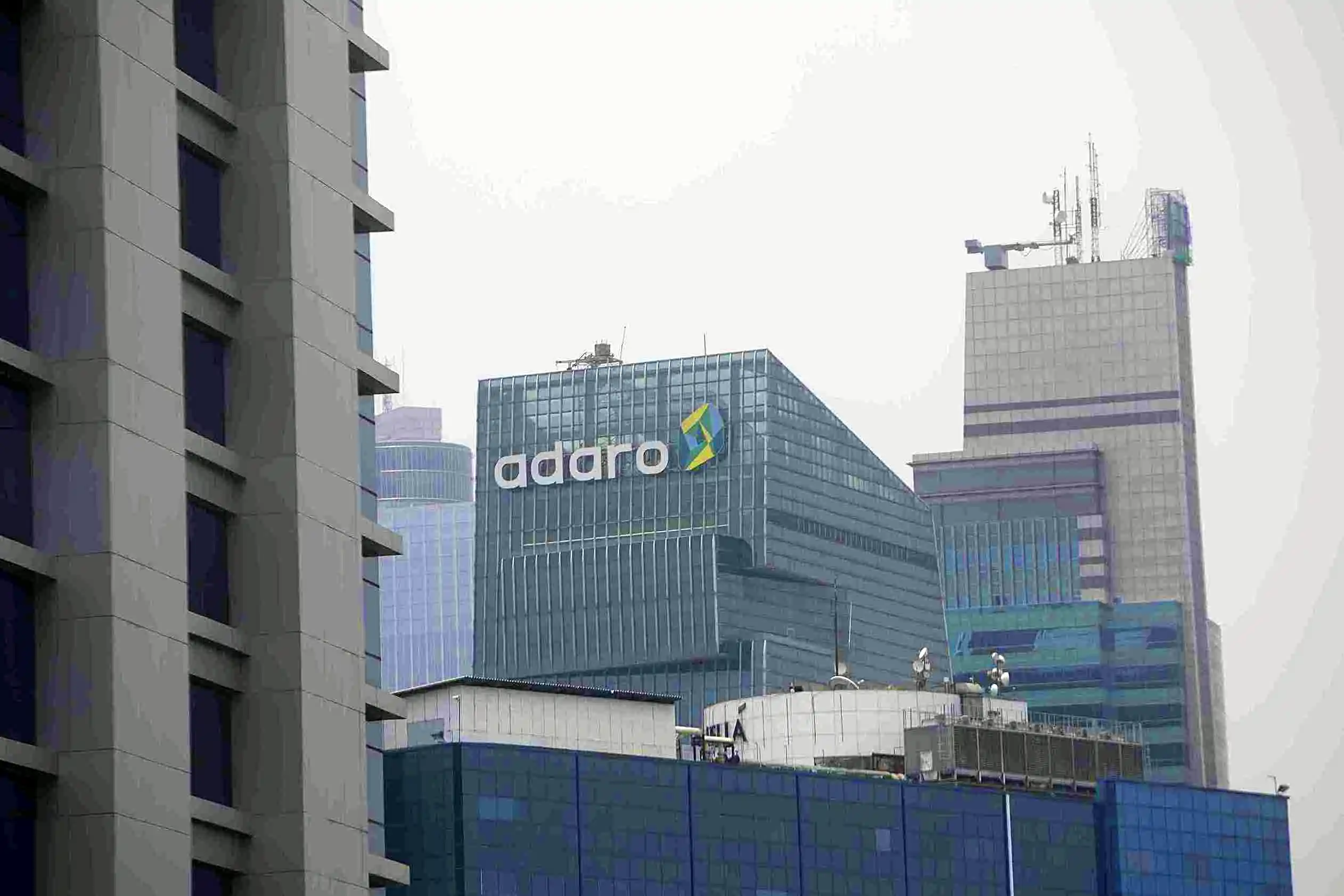 ADRO Catat Pola Bullish Marubozu, Analis Rekomendasikan Swing Trade