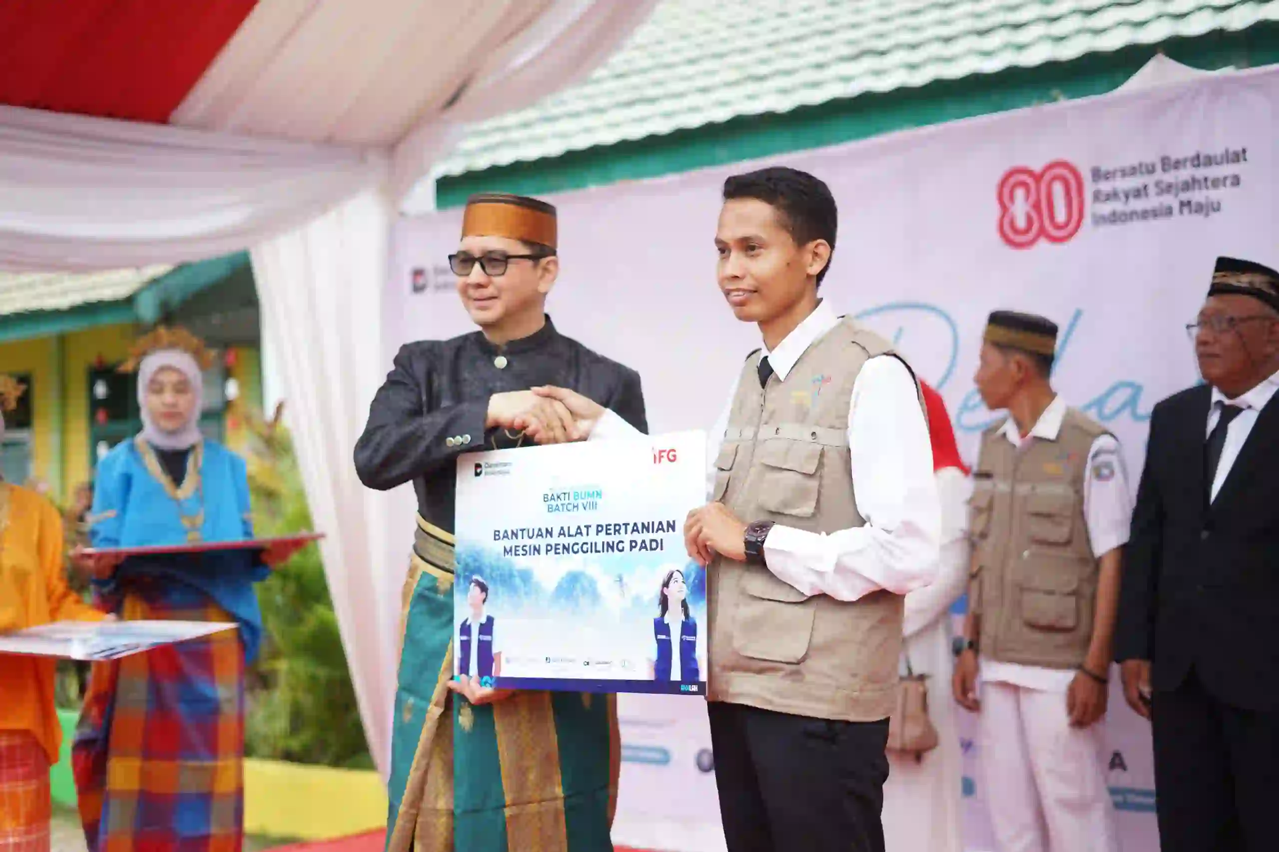 IFG Rayakan HUT Kemerdekaan RI ke-80 di Maros: Semangat dengan Relawan Bhakti BUMN 2025